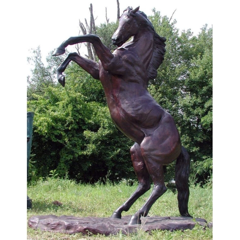 Mô hình ngựa phong thủy trang trí sân vườn Hút Tài Lộc