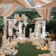 Đừng bỏ lỡ các mẫu backdrop cưới ngoài trời mút xốp composite tinh tế