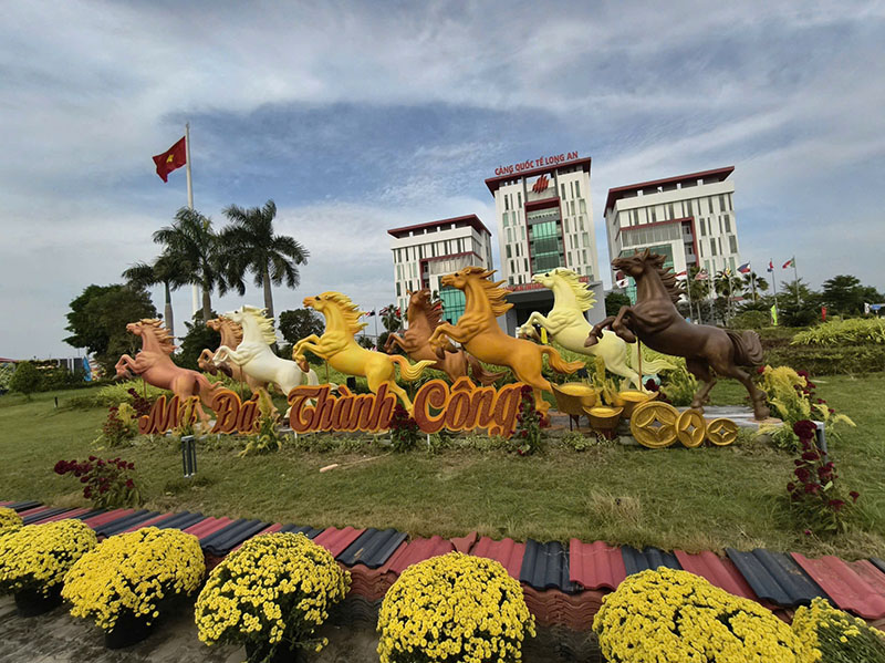 Mô hình linh vật tết mút xốp ngoài trời