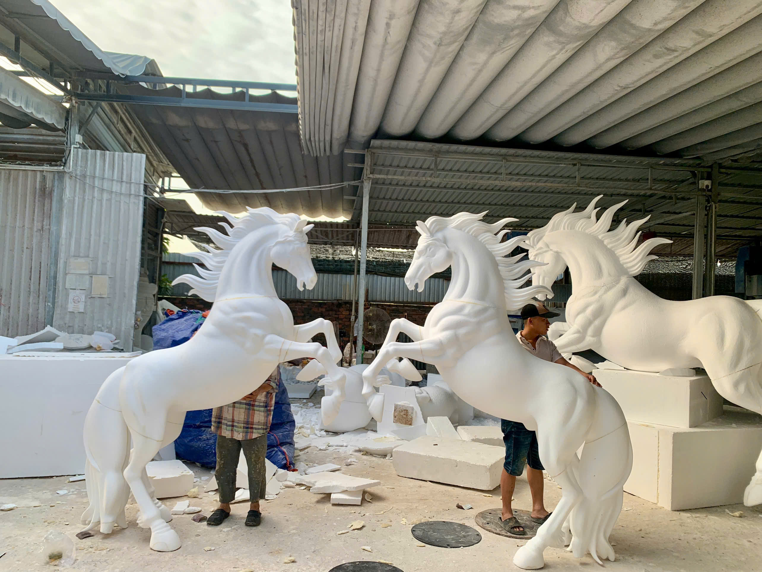 ngựa 3D bằng xốp