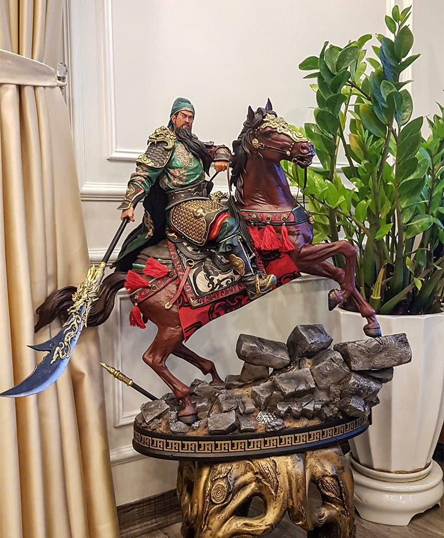 mô hình ngựa quan công bằng mút xốp