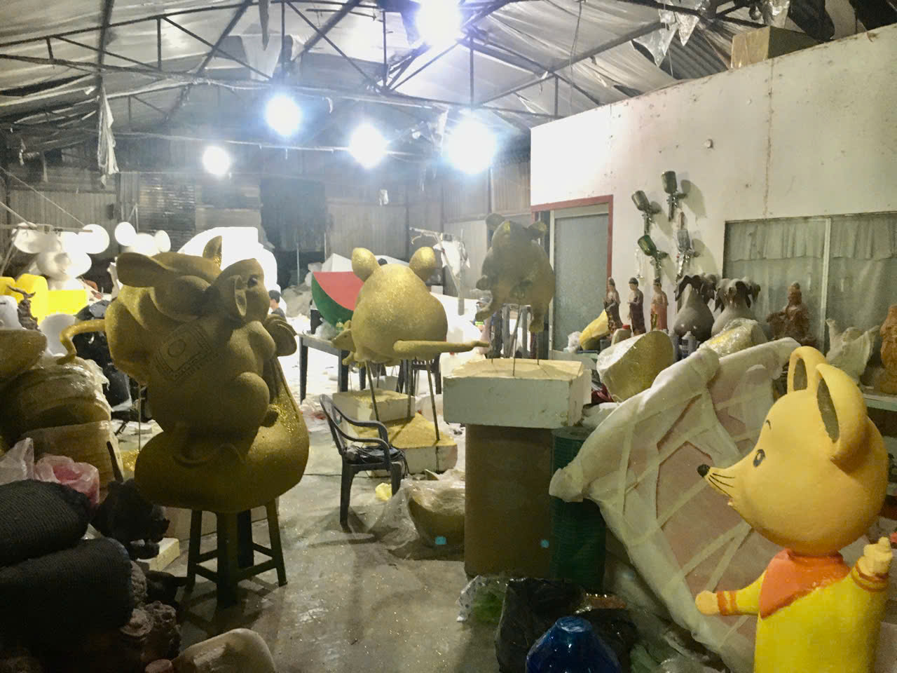 mô hình chuột cỡ lớn bằng mút xốp