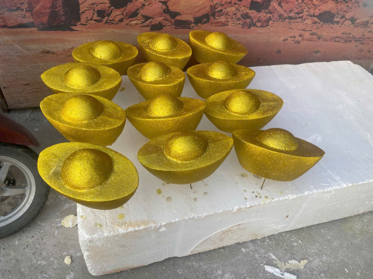 mo-hinh-cuc-vang-bang-mut-xop