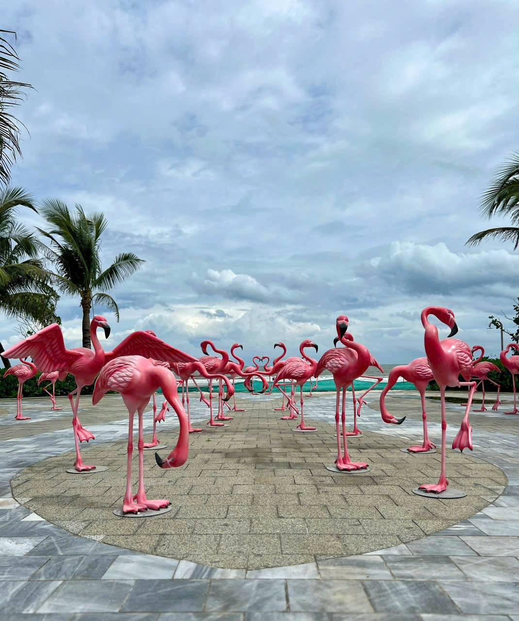 mo-hinh-chim-hac-trang-tri-san-vuon