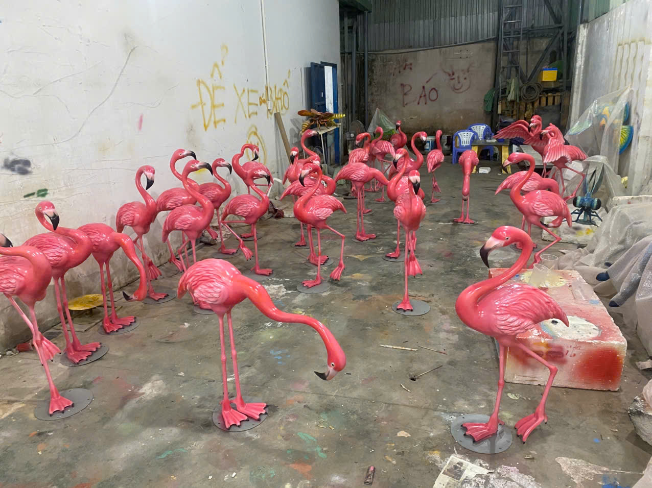 mo-hinh-chim-hac-trang-tri-san-vuon