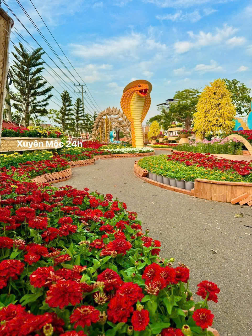 thi-cong-lap-dat-mo-hinh-trang-tri-tet