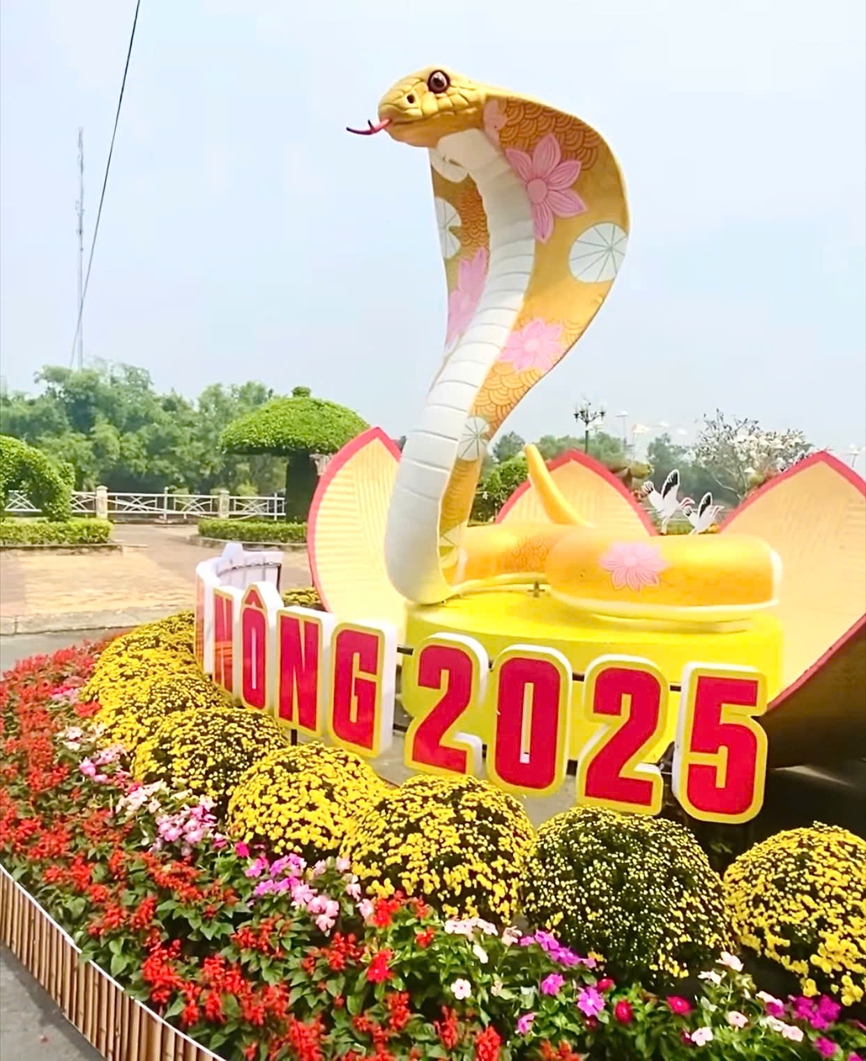 thi-cong-lap-dat-mo-hinh-trang-tri-tet