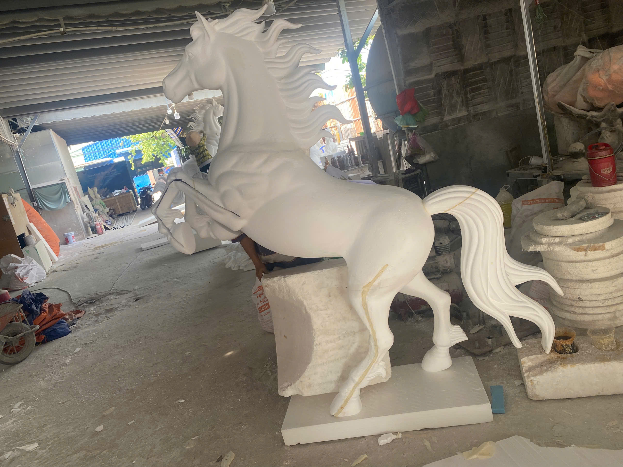 cach-lam-tuong-ngua-bang-xop-don-gian